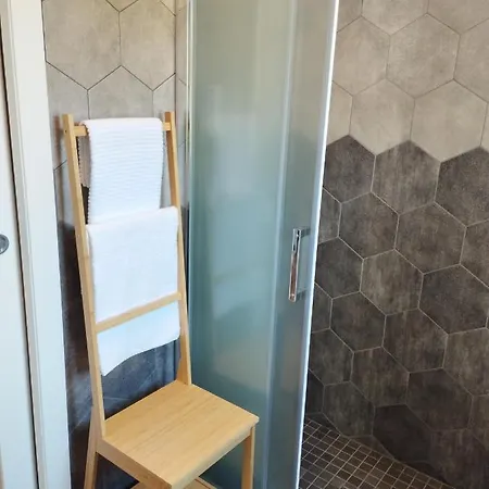 Sashome Apartment *